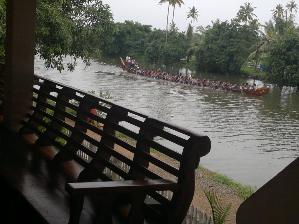 Backwater Breeze Kumarakom Room photo